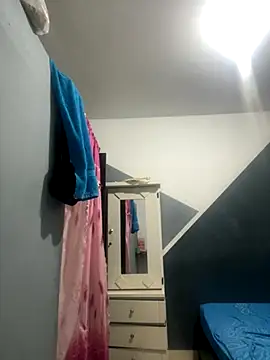 lizmy online show from December 2025 04:28:02 AM