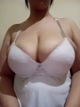 Maryam89six online show from November 2025 06:44:02 PM