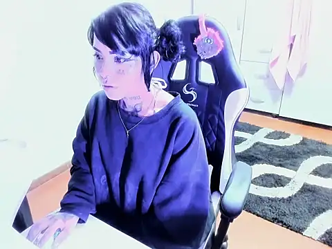 Zombitch online show from November 2025 09:37:02 PM