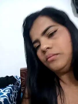 Snapshot of _QueenSofia_ chatting on November 2025 03:50:01 AM QueenSofia online show from November 2025 03:50:01 AM