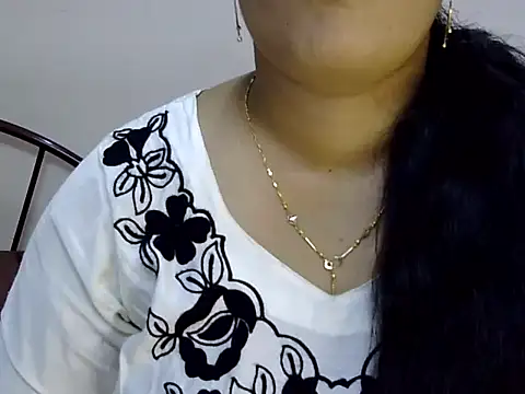 Snapshot of Muskan_Jha chatting on July 2026 01:06:01 PM Muskan Jha online show from July 2026 01:06:01 PM