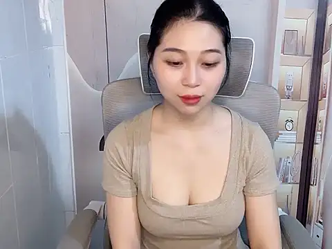 Lousii online show from April 2026 02:07:02 PM