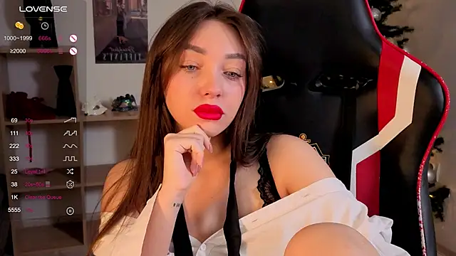 Emilia mala online show from December 2025 07:43:01 PM