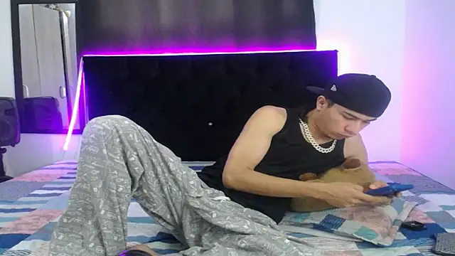 Snapshot of Anyelo_hot1111 chatting on November 2025 12:49:01 PM Anyelo hot1111 online show from November 2025 12:49:01 PM