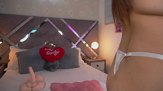 AlinnaJohnson online show from March 2026 10:32:01 AM