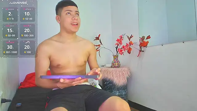 Lucastorrez01 online show from December 2025 03:56:01 AM