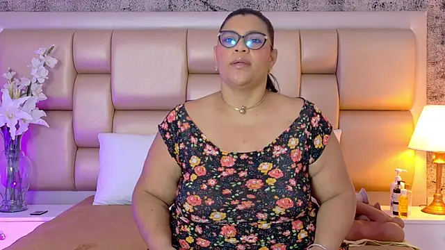 SelennaCooper online show from February 2026 11:37:01 AM