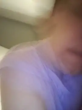 Snapshot of mi_vitor chatting on November 2025 10:10:02 AM mi vitor online show from November 2025 10:10:02 AM