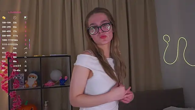 Snapshot of DidiCharm chatting on November 2025 10:43:02 PM DidiCharm online show from November 2025 10:43:02 PM