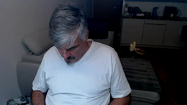 Buidapest online show from January 2026 11:03:02 AM