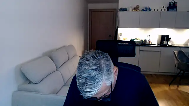 Buidapest online show from February 2026 05:32:01 PM