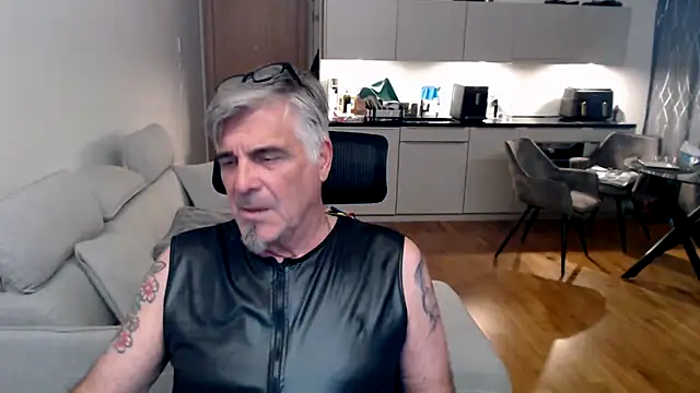 Buidapest online show from March 2026 05:23:01 AM