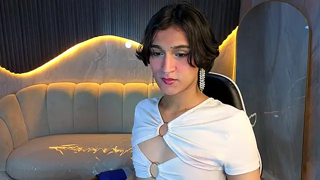 zoe tp online show from December 2025 07:53:01 PM