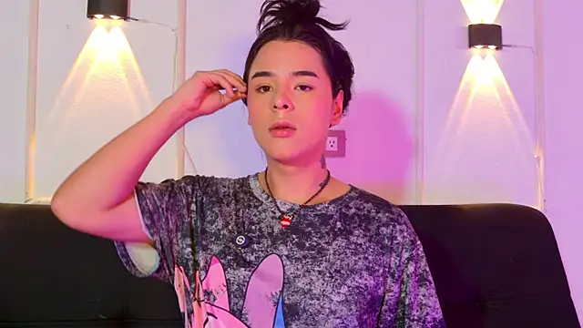 Angel-umbra online show from April 2026 07:18:01 PM