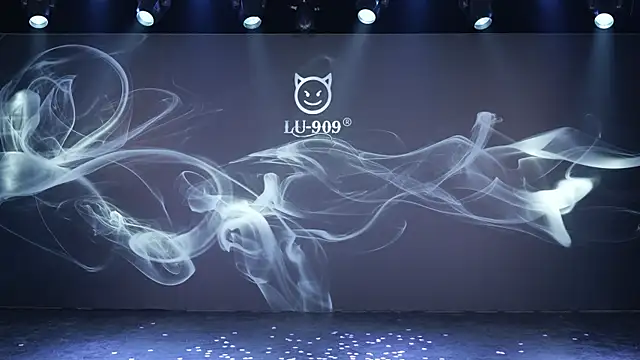 Snapshot of LU-909 chatting on November 2025 08:02:02 AM LU-909 online show from November 2025 08:02:02 AM