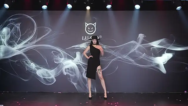 Snapshot of LU-909 chatting on November 2025 08:06:01 AM LU-909 online show from November 2025 08:06:01 AM