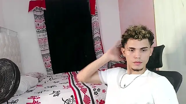 MischievousDuo online show from December 2025 05:45:02 AM