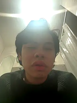 Snapshot of UzielOOO chatting on November 2025 10:26:01 PM UzielOOO online show from November 2025 10:26:01 PM