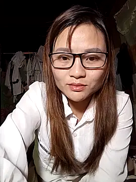 Lee-Thee online show from December 2025 01:42:01 PM