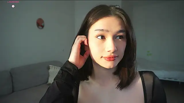 SoftLuna online show from November 2025 04:44:01 AM