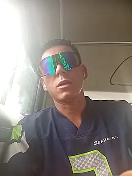 juunioreest online show from December 2025 05:55:02 PM