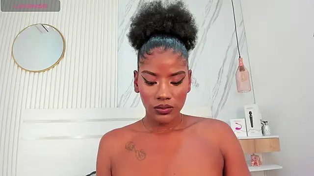 Afro Luna online show from November 2025 12:08:02 PM