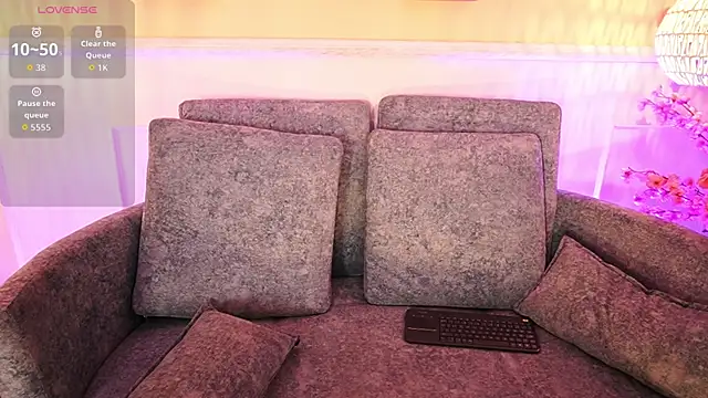 MeganLowell online show from April 2026 06:58:02 PM