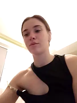 BarniLili online show from December 2025 04:16:01 PM