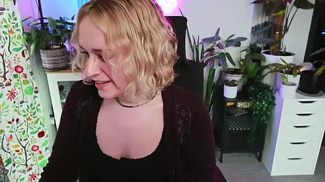 xzoeyryanx online show from February 2026 06:50:01 PM