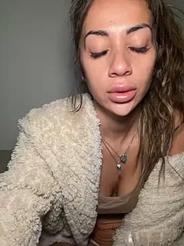 Snapshot of Badcrystal chatting on February 2026 10:20:02 AM Badcrystal online show from February 2026 10:20:02 AM