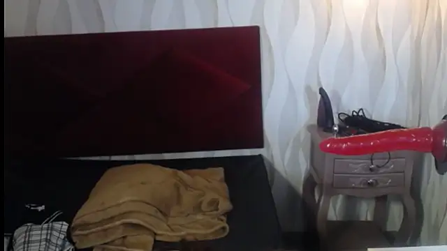 danna garza online show from December 2025 04:40:01 AM