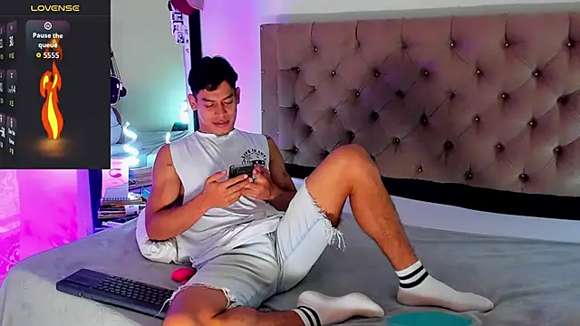 Snapshot of blorelopez chatting on January 2026 02:53:02 PM blorelopez online show from January 2026 02:53:02 PM