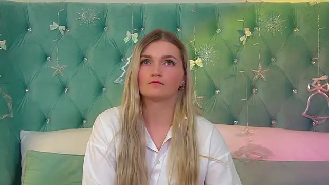 AnnyRaii online show from December 2025 06:30:02 AM