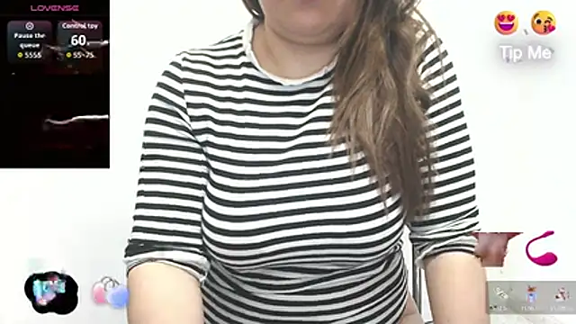 Snapshot of Ricaardiente chatting on November 2025 10:53:02 PM Ricaardiente online show from November 2025 10:53:02 PM