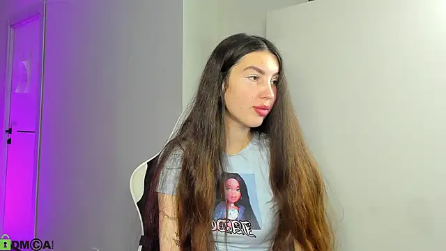 LiraRevery online show from December 2025 02:49:01 AM