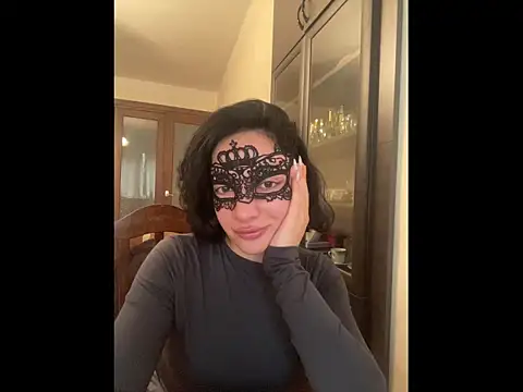 Pineapple online show from December 2025 07:46:02 AM