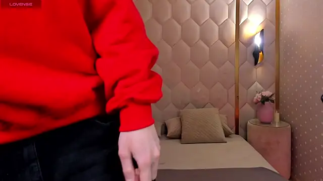 Snapshot of Even_Vrot chatting on November 2025 07:48:02 PM Even Vrot online show from November 2025 07:48:02 PM