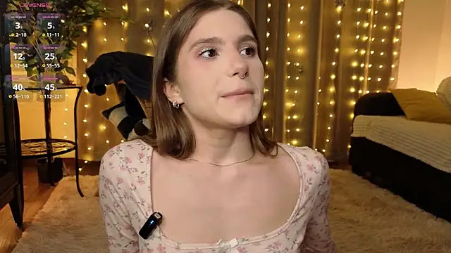 Snapshot of RozanneJordan chatting on March 2026 05:20:01 PM RozanneJordan online show from March 2026 05:20:01 PM