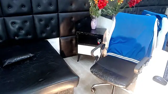 Snapshot of ChrisHott01 chatting on December 2025 02:06:02 AM ChrisHott01 online show from December 2025 02:06:02 AM