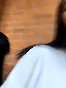 Snapshot of Sara_storm_outdoors chatting on November 2025 07:40:02 PM Sara storm outdoors online show from November 2025 07:40:02 PM