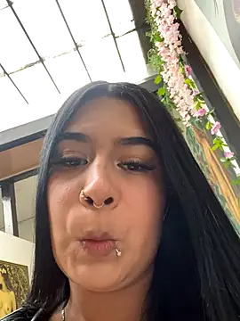 Snapshot of Emily_0-5 chatting on December 2025 08:47:01 PM Emily 0-5 online show from December 2025 08:47:01 PM