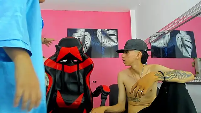 MiaAndTeylor online show from November 2025 07:24:02 PM