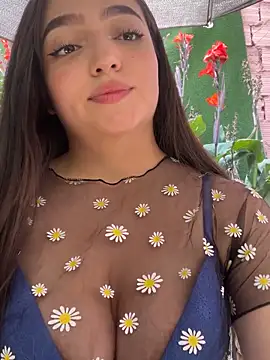 Juanita Rojas online show from December 2025 06:28:01 PM