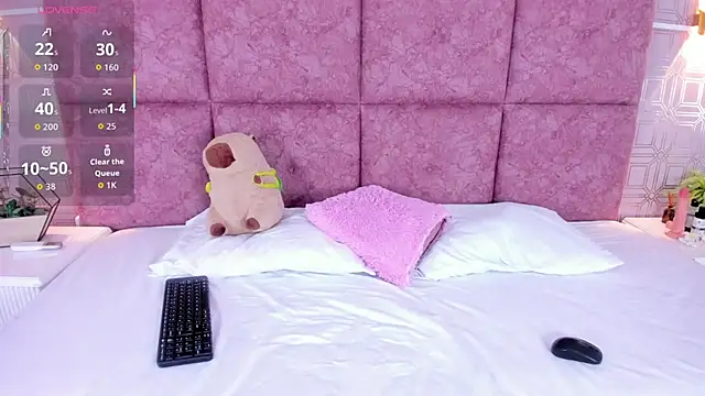 NathalieRoss1 online show from February 2026 10:26:02 PM