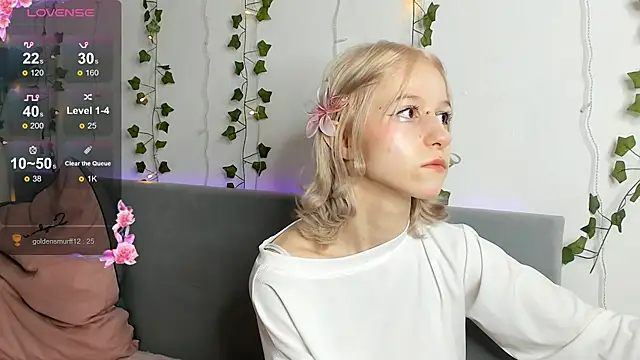 Snapshot of Annyme0w chatting on November 2025 04:38:01 AM Annyme0w online show from November 2025 04:38:01 AM