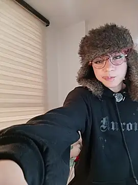 Apolo Ushi online show from November 2025 09:24:02 PM