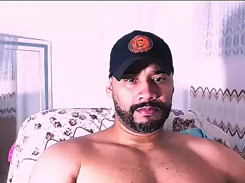Snapshot of musclehetero chatting on March 2026 04:27:01 AM musclehetero online show from March 2026 04:27:01 AM