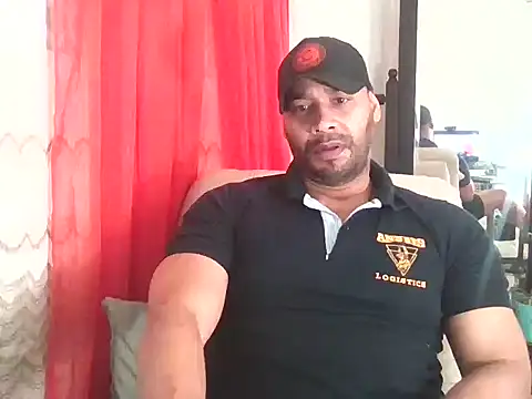Snapshot of musclehetero chatting on May 2026 02:11:01 PM musclehetero online show from May 2026 02:11:01 PM