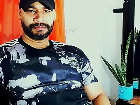 Snapshot of musclehetero chatting on May 2026 11:17:02 AM musclehetero online show from May 2026 11:17:02 AM