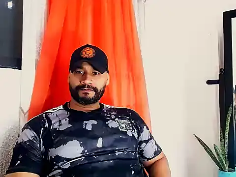 Snapshot of musclehetero chatting on May 2026 06:09:01 PM musclehetero online show from May 2026 06:09:01 PM